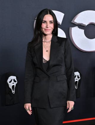 ˜Scream 7™ Global Premiere Courteney Cox arriving to the Scream 7 global premiere held at the Paramount Theatre on February 25, 2026 in Los Angeles, Ca. Los Angeles Paramount Theatre California USA Copyright: xLISAxOConnor xAFF-USA.COMx