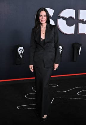 ˜Scream 7™ Global Premiere Courteney Cox arriving to the Scream 7 global premiere held at the Paramount Theatre on February 25, 2026 in Los Angeles, Ca. Los Angeles Paramount Theatre California USA Copyright: xLISAxOConnor xAFF-USA.COMx