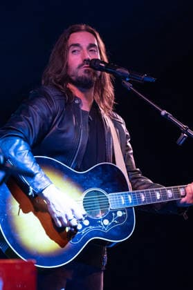 Andres Suarez Performs at the Circo Price - 25 Feb 2026 The singer Andres Suarez performs during his performance festival at the Circo Price on February 25, 2026, in Madrid, Spain Madrid Spain Copyright: xAtilanoxGarciax xSOPAxImagesx photos06567