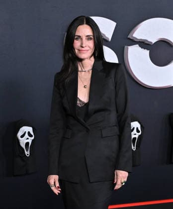 Entertainment Bilder des Tages #2 ˜Scream 7™ Global Premiere Courteney Cox arriving to the Scream 7? global premiere held at the Paramount Theatre on February 25, 2026 in Los Angeles, Ca. Los Angeles Paramount Theatre California USA Copyright: xLISAxOConnor xAFF-USA.COMx
