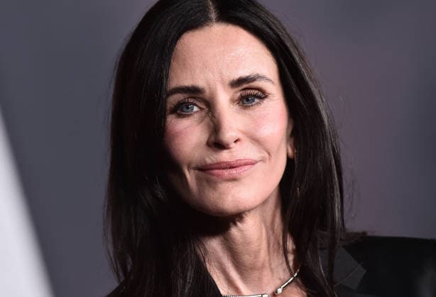 ˜Scream 7™ Global Premiere Courteney Cox arriving to the Scream 7 global premiere held at the Paramount Theatre on February 25, 2026 in Los Angeles, Ca. Los Angeles Paramount Theatre California USA Copyright: xLISAxOConnor xAFF-USA.COMx