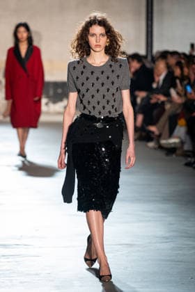 Mailand Fashion Week, N°21 Modenschau NÂ°21 fashion show during the Milan Fashion Week - Womenswear Fall Winter 2026 2027 in Milan, Italy, on 25 February 2026. A model walks the runway at NÂ°21 fashion show during the Milan Fashion Week - Womenswear Fall Winter 2026 2027 in Milan, Italy, on 25 February 2026., Credit:Stefano Costantino TTL Avalon Italy, Milan  Copyright: xStefanoxCostantinoxTTLx xAvalonx 1078270190