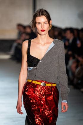 Mailand Fashion Week, N°21 Modenschau NÂ°21 fashion show during the Milan Fashion Week - Womenswear Fall Winter 2026 2027 in Milan, Italy, on 25 February 2026. A model walks the runway at NÂ°21 fashion show during the Milan Fashion Week - Womenswear Fall Winter 2026 2027 in Milan, Italy, on 25 February 2026., Credit:Stefano Costantino TTL Avalon Italy, Milan  Copyright: xStefanoxCostantinoxTTLx xAvalonx 1078270266
