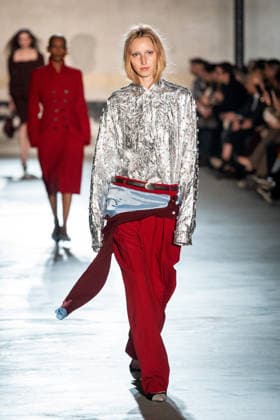 Mailand Fashion Week, N°21 Modenschau NÂ°21 fashion show during the Milan Fashion Week - Womenswear Fall Winter 2026 2027 in Milan, Italy, on 25 February 2026. A model walks the runway at NÂ°21 fashion show during the Milan Fashion Week - Womenswear Fall Winter 2026 2027 in Milan, Italy, on 25 February 2026., Credit:Stefano Costantino TTL Avalon Italy, Milan  Copyright: xStefanoxCostantinoxTTLx xAvalonx 1078270270