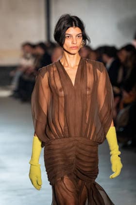 Mailand Fashion Week, N°21 Modenschau NÂ°21 fashion show during the Milan Fashion Week - Womenswear Fall Winter 2026 2027 in Milan, Italy, on 25 February 2026. A model walks the runway at NÂ°21 fashion show during the Milan Fashion Week - Womenswear Fall Winter 2026 2027 in Milan, Italy, on 25 February 2026., Credit:Stefano Costantino TTL Avalon Italy, Milan  Copyright: xStefanoxCostantinoxTTLx xAvalonx 1078270442