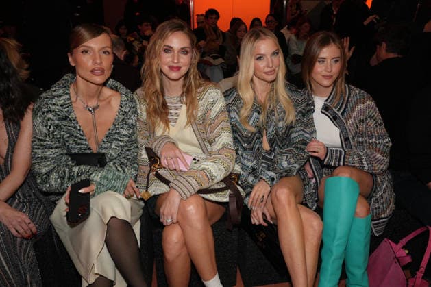 Entertainment Bilder des Tages #2 Mailand Fashion Week, Gäste der Missoni Modenschau Milano Fashion Week - Women F W 26-27 Missoni Fashion Show Front Row Milan, Italy Viky Rader;Chiara Ferragni;Leonie Hanne;Valentina Ferragni Milano Fashion Week - Women F W 26-27 Missoni Fashion Show Front Row Milan, Italy 25th February 2026 SGPItalia id 134528_001 * Not Exclusive  Copyright: xMarcoxErbax