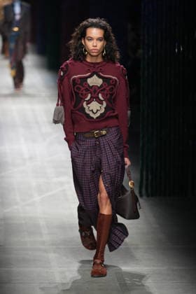 Mailand Fashion Week, Etro Modenschau #2 Milano Fashion Week - Women F W 26-27 Etro Fashion Show Catwalk Milan, Italy Milano Fashion Week - Women F W 26-27 Etro Fashion Show Catwalk Milan, Italy 25th February 2026 SGPItalia id 134530_002 * Not Exclusive  Copyright: xMarcoxErbax