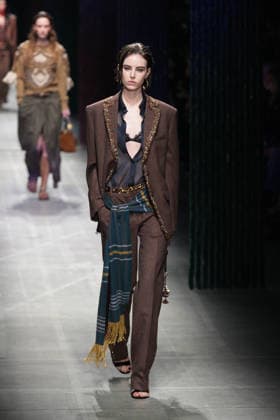 Mailand Fashion Week, Etro Modenschau #2 Milano Fashion Week - Women F W 26-27 Etro Fashion Show Catwalk Milan, Italy Milano Fashion Week - Women F W 26-27 Etro Fashion Show Catwalk Milan, Italy 25th February 2026 SGPItalia id 134530_002 * Not Exclusive  Copyright: xMarcoxErbax