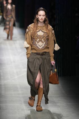 Mailand Fashion Week, Etro Modenschau #2 Milano Fashion Week - Women F W 26-27 Etro Fashion Show Catwalk Milan, Italy Milano Fashion Week - Women F W 26-27 Etro Fashion Show Catwalk Milan, Italy 25th February 2026 SGPItalia id 134530_002 * Not Exclusive  Copyright: xMarcoxErbax