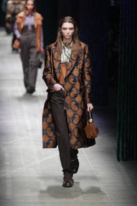 Mailand Fashion Week, Etro Modenschau #2 Milano Fashion Week - Women F W 26-27 Etro Fashion Show Catwalk Milan, Italy Milano Fashion Week - Women F W 26-27 Etro Fashion Show Catwalk Milan, Italy 25th February 2026 SGPItalia id 134530_002 * Not Exclusive  Copyright: xMarcoxErbax