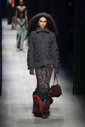 Mailand Fashion Week, Etro Modenschau #2 Milano Fashion Week - Women F W 26-27 Etro Fashion Show Catwalk Milan, Italy Milano Fashion Week - Women F W 26-27 Etro Fashion Show Catwalk Milan, Italy 25th February 2026 SGPItalia id 134530_002 * Not Exclusive  Copyright: xMarcoxErbax