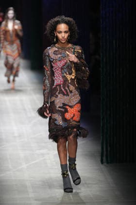 Mailand Fashion Week, Etro Modenschau #2 Milano Fashion Week - Women F W 26-27 Etro Fashion Show Catwalk Milan, Italy Milano Fashion Week - Women F W 26-27 Etro Fashion Show Catwalk Milan, Italy 25th February 2026 SGPItalia id 134530_002 * Not Exclusive  Copyright: xMarcoxErbax
