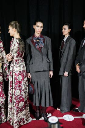Entertainment Bilder des Tages #2 Mailand Fashion Week, Antonio Marras Modenschau #2 Milano Fashion Week - Women F W 26-27 Antonio Marras Men and Women Fashion Show Backstage Milan, Italy Milano Fashion Week - Women F W 26-27 Antonio Marras Men and Women Fashion Show Backstage Milan, Italy 25th February 2026 SGPItalia id 134527_002 * Not Exclusive  Copyright: xMarcoxErbax