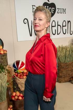 abb Katharina Hoffmann at the premiere of the new SAT 1 daily TV series Ein Hof zum Verlieben at the cinema Zoopalast on Wednesday 25 02 2026 in Berlin Berlin Germany