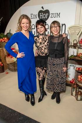 abb Diana Staehly, Carlotta Truman and Gitta Schweighoefer at the premiere of the new SAT 1 daily TV series Ein Hof zum Verlieben at the cinema Zoopalast on Wednesday 25 02 2026 in Berlin Berlin Germany