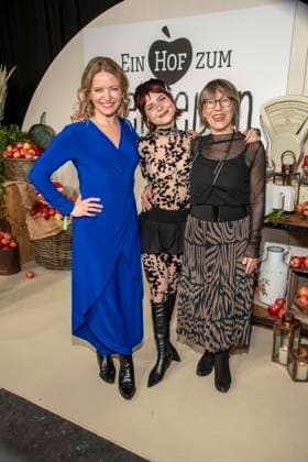 abb Diana Staehly, Carlotta Truman and Gitta Schweighoefer at the premiere of the new SAT 1 daily TV series Ein Hof zum Verlieben at the cinema Zoopalast on Wednesday 25 02 2026 in Berlin Berlin Germany