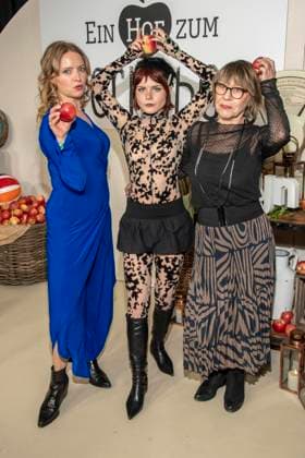 abb Diana Staehly, Carlotta Truman and Gitta Schweighoefer at the premiere of the new SAT 1 daily TV series Ein Hof zum Verlieben at the cinema Zoopalast on Wednesday 25 02 2026 in Berlin Berlin Germany