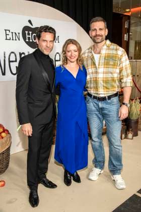 abb Stephan Kaefer, Diana Staehly and Moritz Otto at the premiere of the new SAT 1 daily TV series Ein Hof zum Verlieben at the cinema Zoopalast on Wednesday 25 02 2026 in Berlin Berlin Germany