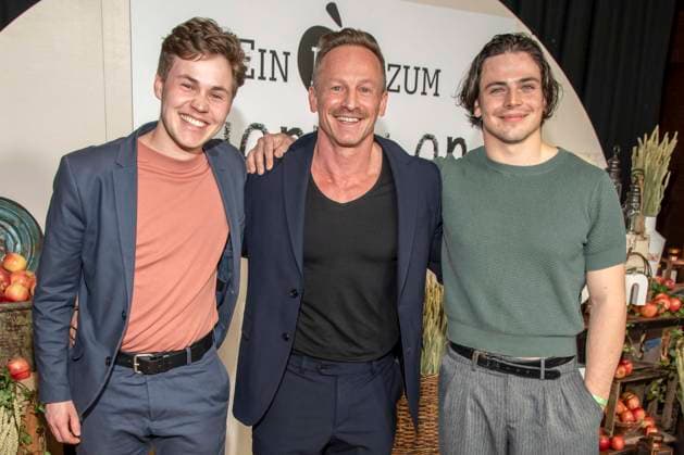 abb Michel Ben Seidel, Markus Ertelt and Nikolaus Lessky at the premiere of the new SAT 1 daily TV series Ein Hof zum Verlieben at the cinema Zoopalast on Wednesday 25 02 2026 in Berlin Berlin Germany