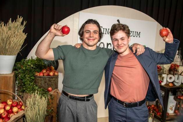 abb Nikolaus Lessky and Michel Ben Seidel at the premiere of the new SAT 1 daily TV series Ein Hof zum Verlieben at the cinema Zoopalast on Wednesday 25 02 2026 in Berlin Berlin Germany