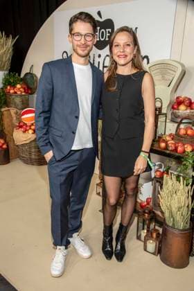 abb Oliver Bender and Franziska van der Heide at the premiere of the new SAT 1 daily TV series Ein Hof zum Verlieben at the cinema Zoopalast on Wednesday 25 02 2026 in Berlin Berlin Germany