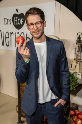 abb Oliver Bender at the premiere of the new SAT 1 daily TV series Ein Hof zum Verlieben at the cinema Zoopalast on Wednesday 25 02 2026 in Berlin Berlin Germany