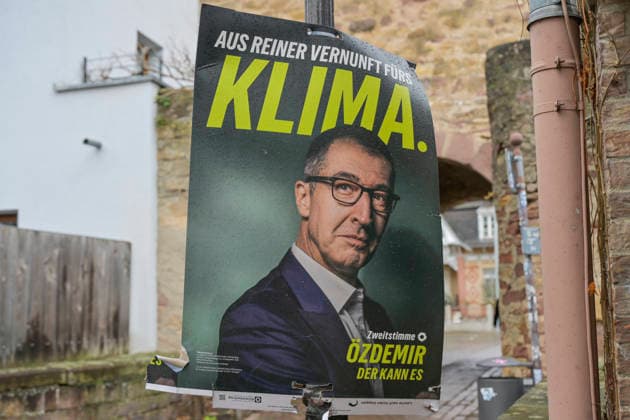 Cem Özdemir, Die Grünen, Plakat, Landtagswahl 2026, Karlsruhe, Baden-Württemberg, Deutschland *** Cem Özdemir, The Greens, poster, state election 2026, Karlsruhe, Baden Württemberg, Germany