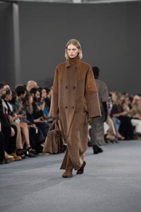 Milano Fashion Week - Women F W 26-27 Max Mara fashion show Catwalk Milan, Italy Milano Fashion Week - Women F W 26-27 Max Mara fashion show Catwalk Milan, Italy 26th February 2026 SGPItalia id 134533_002 * Not Exclusive  Copyright: xJohnnyxDallaxLibera SGPx