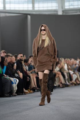 Milano Fashion Week - Women F W 26-27 Max Mara fashion show Catwalk Milan, Italy Milano Fashion Week - Women F W 26-27 Max Mara fashion show Catwalk Milan, Italy 26th February 2026 SGPItalia id 134533_002 * Not Exclusive  Copyright: xJohnnyxDallaxLibera SGPx