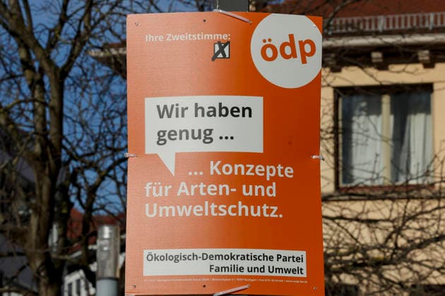 Ein Wahlplakat der Oekologisch-Demokratischen Partei ÖDP ist an einem Laternenmast befestigt, Landtag und Wahlwerbung, Landtagswahl in Baden Wuerttemberg 2026, Innenstadt am 26. February 2026 in Stuttgart, Deutschland. (Foto von Marco Steinbrenner DeFodi Images) An election poster for the Ecological Democratic Party (ÖDP) is attached to a lamppost, Landtag und Wahlwerbung, Landtagswahl in Baden Wuerttemberg 2026, City centre, February 26, 2026 in Stuttgart, Germany. (Photo by Marco Steinbrenner DeFodi Images)