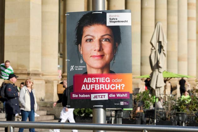 Ein Wahlplakat der Partei Buendnis Sahra Wagenknecht BSW ist an einem Laternenmast befestigt, Landtag und Wahlwerbung, Landtagswahl in Baden Wuerttemberg 2026, Innenstadt am 26. February 2026 in Stuttgart, Deutschland. (Foto von Marco Steinbrenner DeFodi Images) An election poster for the Buendnis Sahra Wagenknecht BSW party is attached to a lamppost, Landtag und Wahlwerbung, Landtagswahl in Baden Wuerttemberg 2026, City centre, February 26, 2026 in Stuttgart, Germany. (Photo by Marco Steinbrenner DeFodi Images) *** An election poster for the Buendnis Sahra Wagenknecht BSW party is attached to a lamppost, Landtag und Wahlwerbung, Landtagswahl in Baden Wuerttemberg 2026, Innenstadt am 26 February 2026 in Stuttgart, Germany Photo by Marco S