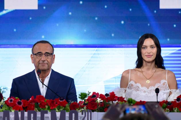 76th Italian Song Festival of Sanremo Photocall Irina Shayk Press Room, Teatro Ariston - Sanremo, Italy Carlo Conti;Irina Shayk 76th Italian Song Festival of Sanremo Photocall Irina Shayk Press Room, Teatro Ariston - Sanremo, Italy 26th February 2026 SGPItalia id 134399_039 Not Exclusive  Copyright: xAlfonsoxCatalano SGPx