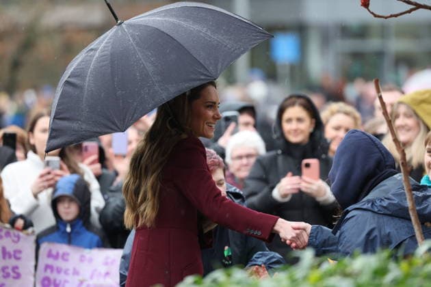 . 26 02 2026. Newtown , United Kingdom. Prince William and Kate Middleton, the Prince and Princess of Wales, during a visit to Newtown in Wales, United Kingdom.  xStephenxLockx xi-Imagesx IIM-26597-0002