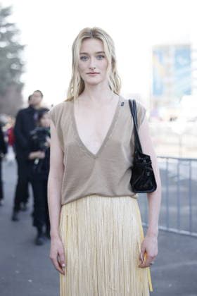 MFW - Prada Outside Sarah Pidgeon at the Prada fashion show during the Milan Menswear Fall Winter 2026 2027 Fashion Week on February 26, 2026 in Milan, Italy. Photo by Marco Piovanotto ABACAPRESS.COM Milan Italy  Copyright: xPiovanottoxMarco ABACAx