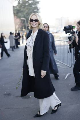 MFW - Prada Outside Carey Mulligan at the Prada fashion show during the Milan Menswear Fall Winter 2026 2027 Fashion Week on February 26, 2026 in Milan, Italy. Photo by Marco Piovanotto ABACAPRESS.COM Milan Italy  Copyright: xPiovanottoxMarco ABACAx