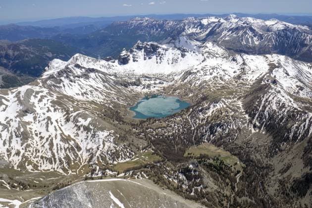 Lac d Allos, Alpen, Alpes-de-Haute-Provence, Alpes Maritimes, Alpi Marittime, Barcelonnette, Bergsee, Frankreich, Gebirge, Gebirgssee, Gletschersee, Luftbild, Schnee, See, Seealpen, Südeuropa, Südfrankreich Lac d Allos, Alps, Alpes-de-Haute-Provence, Alpes Maritimes, Alpi Marittime, Barcelonnette, mountain lake, France, mountain lake, glacial lake, aerial view, snow, lake, maritime Alps, southern Europe, southern France Copyright: imageBROKER HolgerxWeitzel iblhwe16809845.jpg