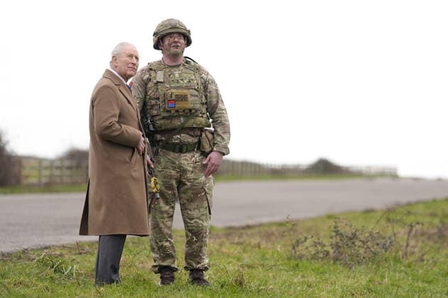 King Charles visits the Royal Regiment of Artillery King Charles visits the Royal Regiment of Artillery at Baker Barracks, Emsworth, Hampshire. Picture date: Thursday February 26, 2026., UK, on the 26th February 2026. Picture by Andrew Matthews WPA-Pool Emsworth Baker Barracks Hampshire United Kingdom 