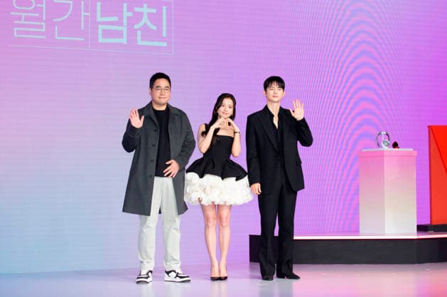 Kim Jung-Sik, Jisoo (BLACKPINK) and Seo In-Guk, Feb 26, 2026 : (L-R) Director Kim Jung-Sik with cast members Jisoo and Seo In-Guk at a press conference for Netflix s romantic comedy Boyfriend on Demand in Seoul, South Korea.  aflo_321377359