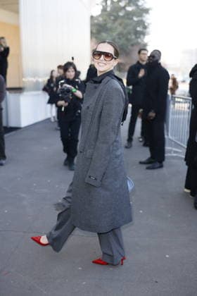 MFW - Prada Outside Zoey Deutch at the Prada fashion show during the Milan Womenswear Fall Winter 2026 2027 Fashion Week on February 26, 2026 in Milan, Italy. Photo by Marco Piovanotto ABACAPRESS.COM Milan Italy  Copyright: xPiovanottoxMarco ABACAx