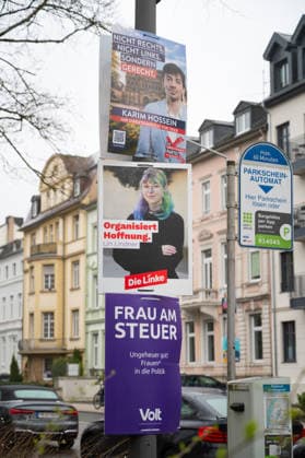 Landtagswahl Trier in Rheinland-Pfalz, Deutschland, Wahlplakat, Werbung für den Kandidaten einer politischen Partei, Wahlkampf *** State election Trier in Rhineland Palatinate, Germany, Election poster, Advertising for the Candidates a political Party, Election campaign 1133606025