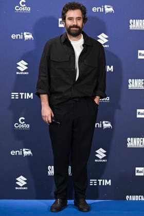 February 26, 2026, Sanremo, Italy: Italian singer Tommaso Paradiso poses during a photocall at the 76th edition of the Sanremo Italian Song Festival, in Sanremo, Italy, 26 February 2026. The music festival will run from 24 to 28 February 2026. ANSA RICCARDO ANTIMIANI. Sanremo Italy  - ZUMAa110 20260226_zaf_a110_093 Copyright: xRiccardoxAntimianix