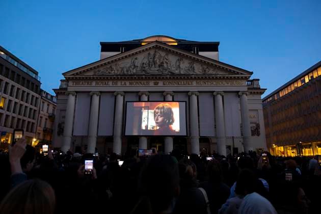 Angele new clip presentation BRUSSELS, BELGIUM - FEBRUARY 25 : Singer Angele unveils her new single What You Want in collaboration with the French electro duo Justice.The music video is projected as a preview onto the façade of the T heatre Royal de la Monnaie . pictured on February 25, 2026 in Brussels, Belgium, 25 02 2026 Brussels Belgium  Copyright: xXpix