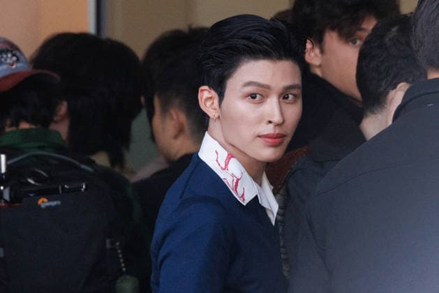 News - Prada - Celebrity Arrivals - Milan Fashion Week - Womenswear Fall Winter 2026 2027 Naravit Lertratkosum aka Pond is seen arriving at the Prada fashion show during the Milan Menswear Fall Winter 2026 2027 Fashion Week on February 26, 2026 in Milan, Italy. Photo: Cinzia Camela. Milan Fondazione Prada Italy Copyright: xCinziaxCamelax xLiveMediax LPN_2317230