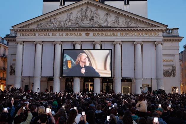 Belgian singer Angele pictured during a world premiere of Angele s new song and music video, Thursday 26 February 2026, in Brussels, The video is broadcasted at La Monnaie De Munt Royal opera building at the Place de la Monnaie Muntplein, in Brussels.  BENOITxDOPPAGNE 165446131