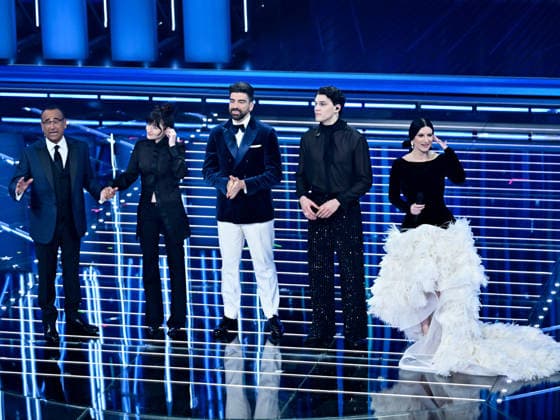 Sanremo, 76th Italian Song Festival. Third Night. Pictured: Carlo Conti, Angelica Bove, Gianluca Gazzoli, Niccolo Filipucci, Laura Pausini  Copyright: xMaurizioxD Avanzox xipa-agency.netx xPoolxSanremox02x IPA_Agency_IPA72064578