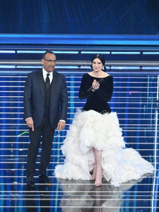 Sanremo, 76th Italian Song Festival - third evening. In the photo Laura Pausini, Carlo Conti  Copyright: xAlbertoxTerenghix xPoolxSanremox02x xipa-agency.netx xPoolxSanremox02x IPA_Agency_IPA72064682