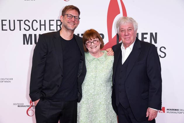Rolf Zuckowski with his wife Monika Zuckowski and son Alexander Ali Zuckowski at the 17 GERMAN MUSIC AUTHORINNEN PRIZE at The Ritz Carlton in Berlin on 26 02 2026
