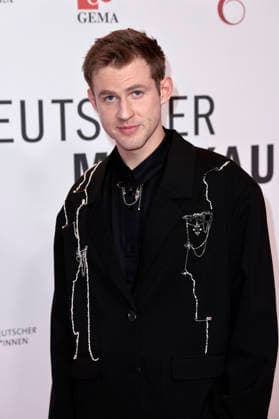 Dominik Hartz at the 17 German Music Authors Award of GEMA 2026 at The Ritz Carlton Hotel Berlin, 26 02 2026 Foto:xS.xGabschx xFuturexImagex musikautorenpreis_6208
