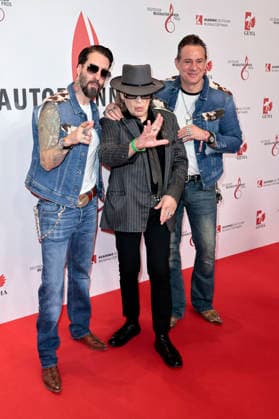 Alec Völkel, Udo Lindenberg and Sascha Vollmer at the 17 German Music Authors Award of GEMA 2026 at The Ritz Carlton Hotel Berlin, 26 02 2026 Foto:xS.xGabschx xFuturexImagex musikautorenpreis_6234