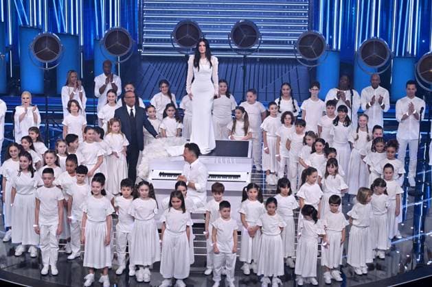Photo IPP Felice De Martino Sanremo 26 02 2026 76th Italian Song Festival In the photo Laura Pausini with the Piccolo Coro dell Antoniano Italy Photo Press World Copyright